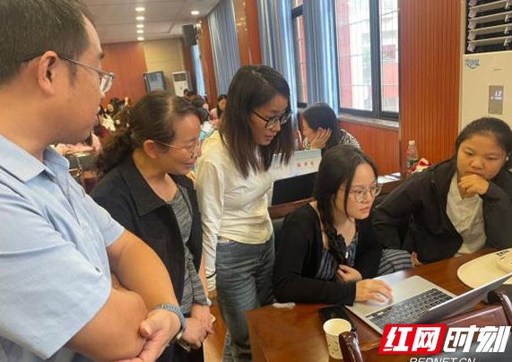 冷水滩区春江小学开展AI助力教育教学提质减负专题培训