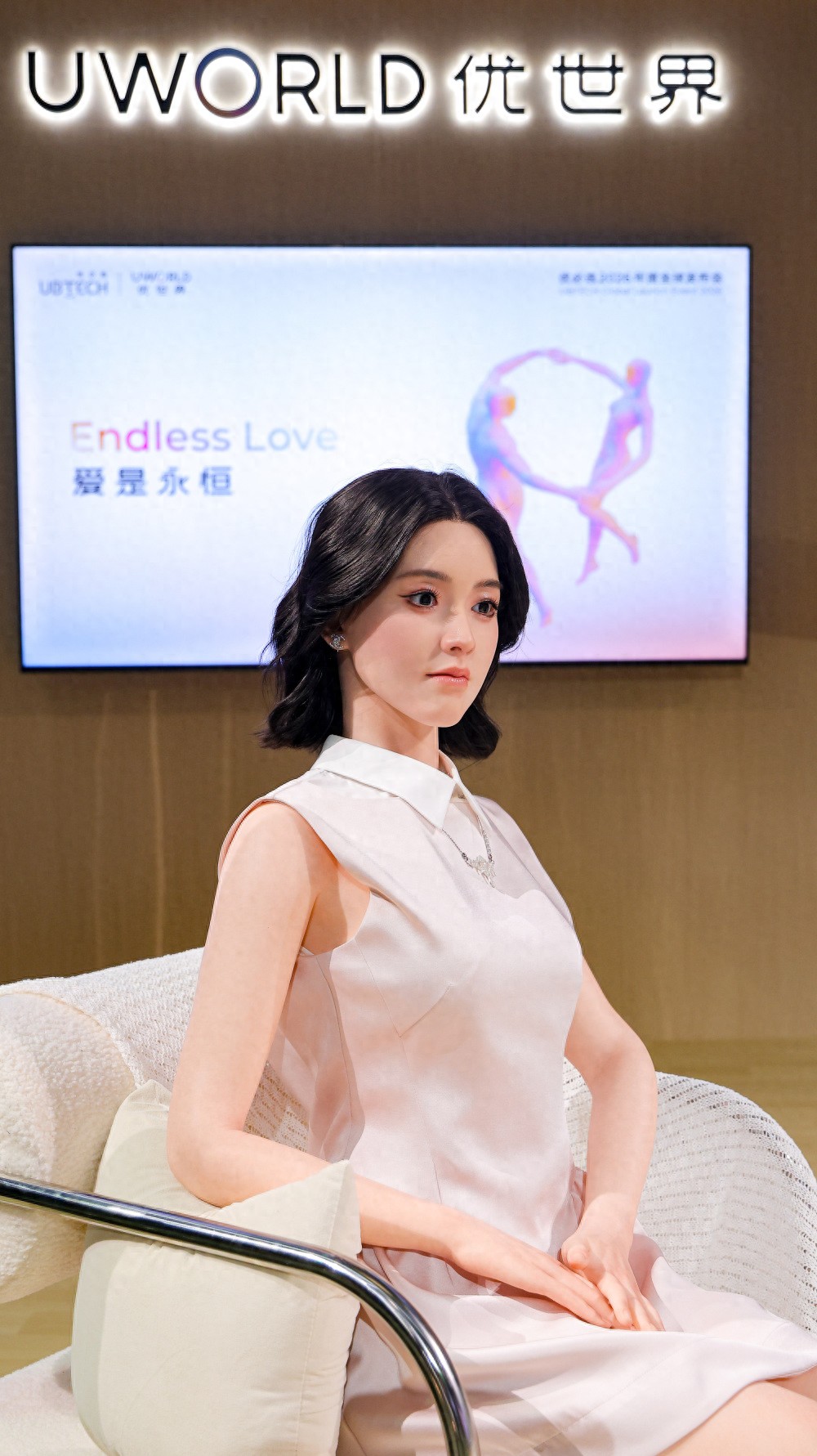 “最像人”的机器人来了，顶配售价99万