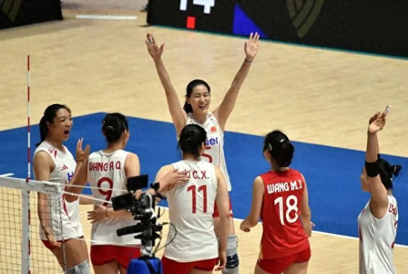 女排 | 世联赛2-3惜败意大利 中国女排分站赛6胜6负列第九