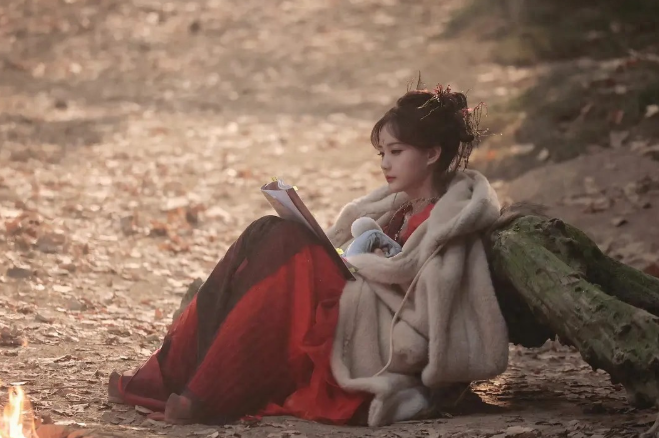 电视剧网播热度榜，《暗河传》排在倒数，《水龙吟》跌至第二