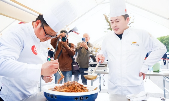 烟火气碰撞山水韵 常熟首届美食嘉年华让城市流量变消费增量