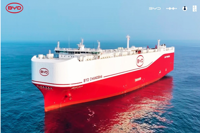 政策退坡与技术突围并行 2026中国新能源汽车发展五大趋势